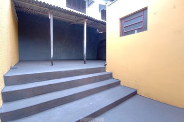 Casa para alugar - 85m&sup2; - Centro
