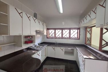 Casa &agrave; venda - 350m&sup2; - Centro