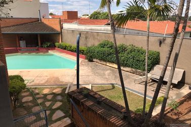 Casa &agrave; venda - 410m&sup2; - Centro