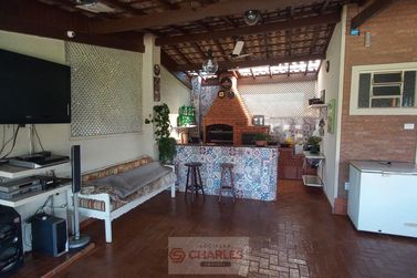 S&iacute;tio &agrave; venda - 300m&sup2; - Centro