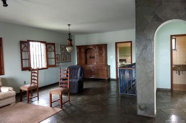 Casa &agrave; venda - 495m&sup2; - Centro