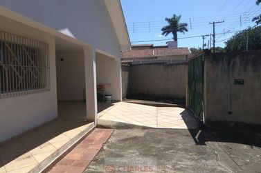 Casa &agrave; venda - 204m&sup2; - Centro