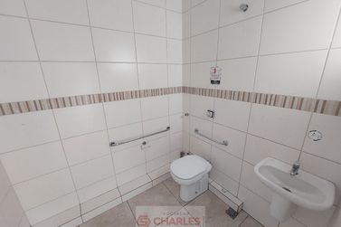 Sal&atilde;o Comercial para alugar - 163m&sup2; - Centro