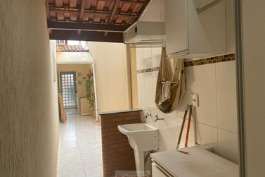 Casa &agrave; venda - 10m&sup2; - Centro
