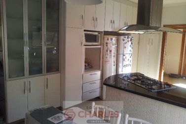 Casa &agrave; venda - 480m&sup2; - Centro