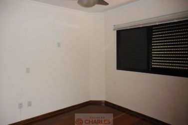 Apartamento &agrave; venda - 180m&sup2; - Centro