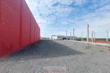 Sal&atilde;o Comercial para alugar - 604m&sup2; - Centro