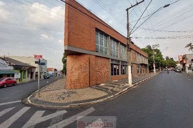 Sala Comercial para alugar - 622m&sup2; - Centro