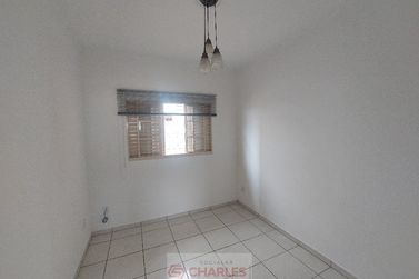 Casa para alugar - 240m&sup2; - Centro