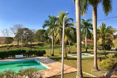 S&iacute;tio &agrave; venda - 600m&sup2; - Centro