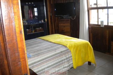 S&iacute;tio &agrave; venda - 300m&sup2; - Centro