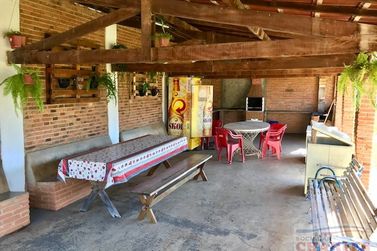 S&iacute;tio &agrave; venda - 600m&sup2; - Centro