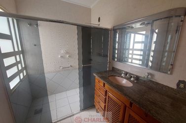 Casa para alugar - 231m&sup2; - Centro