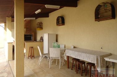 Casa &agrave; venda - 283m&sup2; - Centro