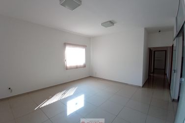 Casa &agrave; venda - 200m&sup2; - Centro