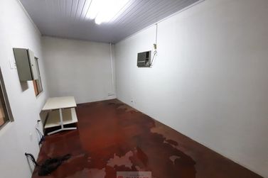 Sal&atilde;o Comercial para alugar - 777m&sup2; - Centro