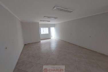 Sal&atilde;o Comercial para alugar - 163m&sup2; - Centro