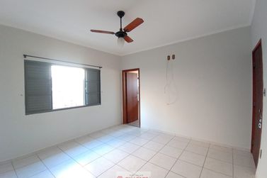 Casa &agrave; venda - 256m&sup2; - Centro