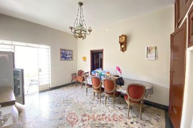 Casa &agrave; venda - 356m&sup2; - Centro