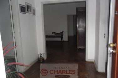 Casa &agrave; venda - 600m&sup2; - Centro