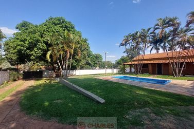 S&iacute;tio &agrave; venda - 345m&sup2; - Centro