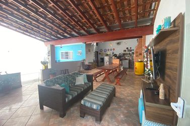 Casa &agrave; venda - 250m&sup2; - Centro
