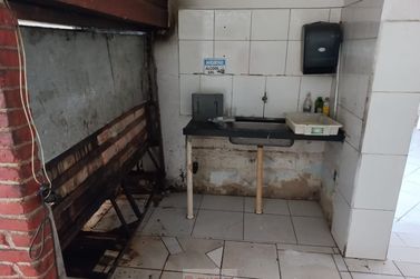 Sala Comercial &agrave; venda - 362m&sup2; - Centro