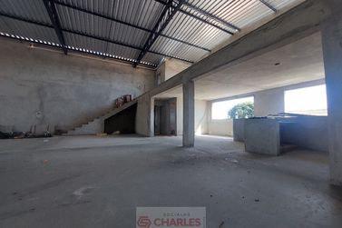 Sal&atilde;o Comercial para alugar - 376m&sup2; - Centro
