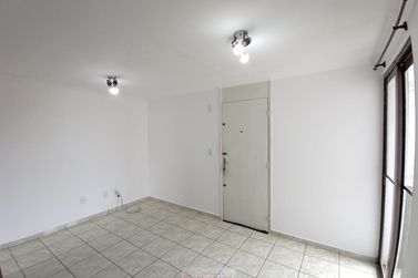 Apartamento para alugar - 46m&sup2; - Centro