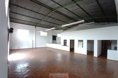 Sal&atilde;o Comercial para alugar - 207m&sup2; - Centro