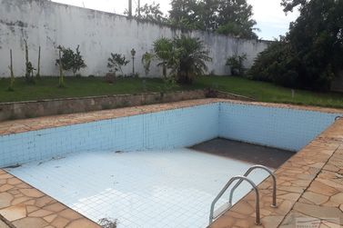 Casa &agrave; venda - 500m&sup2; - Centro