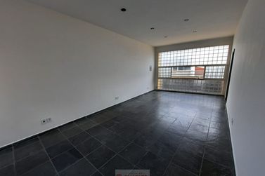 Sal&atilde;o Comercial para alugar - 10m&sup2; - Centro