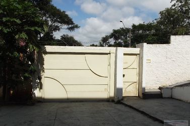 Casa &agrave; venda - 360m&sup2; - Centro
