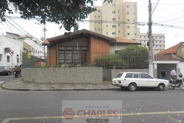 Casa &agrave; venda - 600m&sup2; - Centro