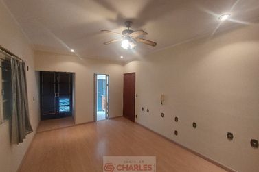 Casa para alugar - 231m&sup2; - Centro