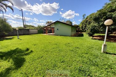 S&iacute;tio &agrave; venda - 220m&sup2; - Centro
