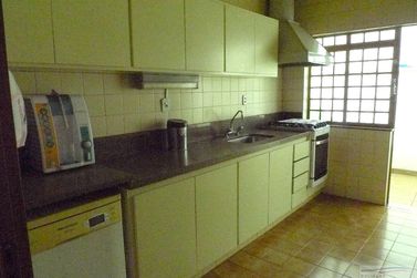 Casa &agrave; venda - 250m&sup2; - Centro