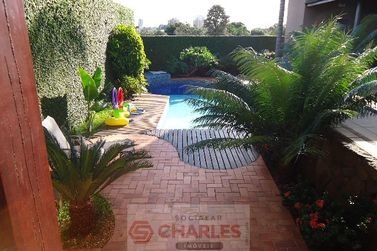 Casa &agrave; venda - 450m&sup2; - Centro