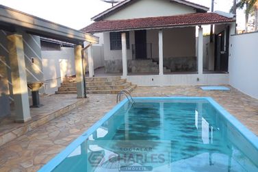 Casa &agrave; venda - 120m&sup2; - Centro