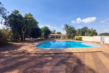 S&iacute;tio &agrave; venda - 634m&sup2; - Centro