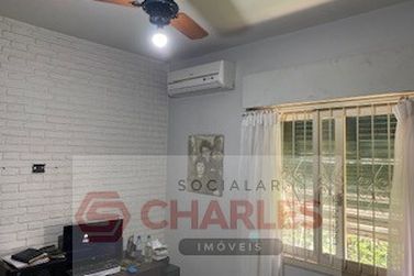 Casa &agrave; venda - 360m&sup2; - Centro