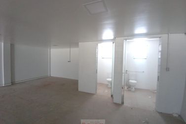 Sal&atilde;o Comercial para alugar - 274m&sup2; - Centro