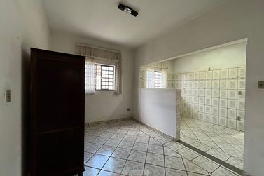 Casa &agrave; venda - 253m&sup2; - Centro