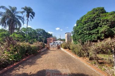 S&iacute;tio &agrave; venda - 634m&sup2; - Centro