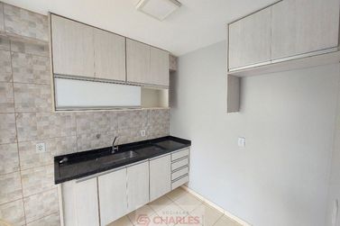 Apartamento para alugar - 52m&sup2; - Centro
