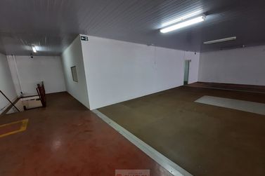Sal&atilde;o Comercial para alugar - 777m&sup2; - Centro