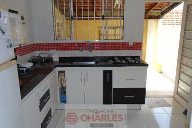 Casa &agrave; venda - 100m&sup2; - Centro