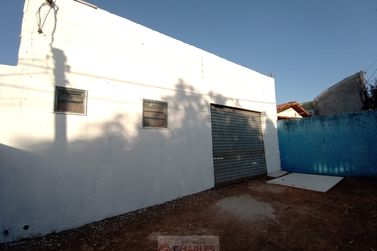 Sal&atilde;o Comercial para alugar - 75m&sup2; - Centro