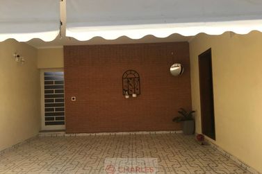 Casa &agrave; venda - 256m&sup2; - Centro