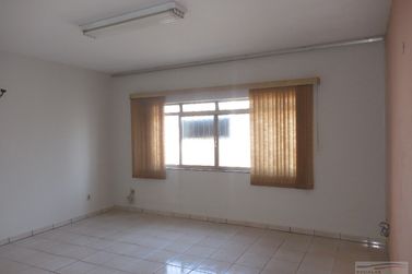 Casa &agrave; venda - 201m&sup2; - Centro